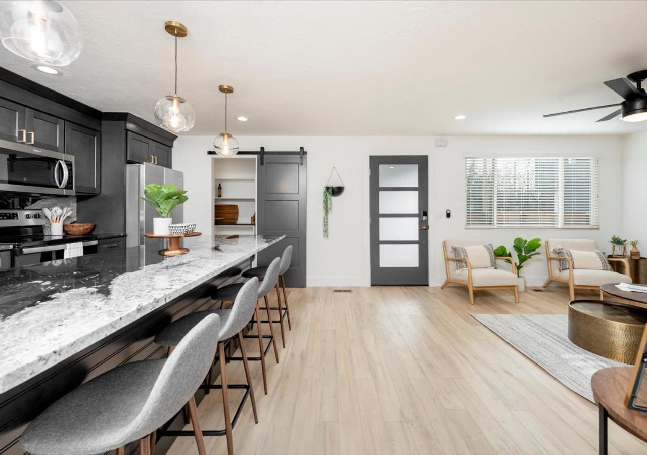 Mid Century Modern Boise-River Bungalow W/ Hot Tub المظهر الخارجي الصورة
